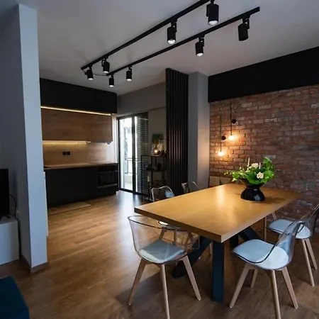 St Konstantinos Park فولوس